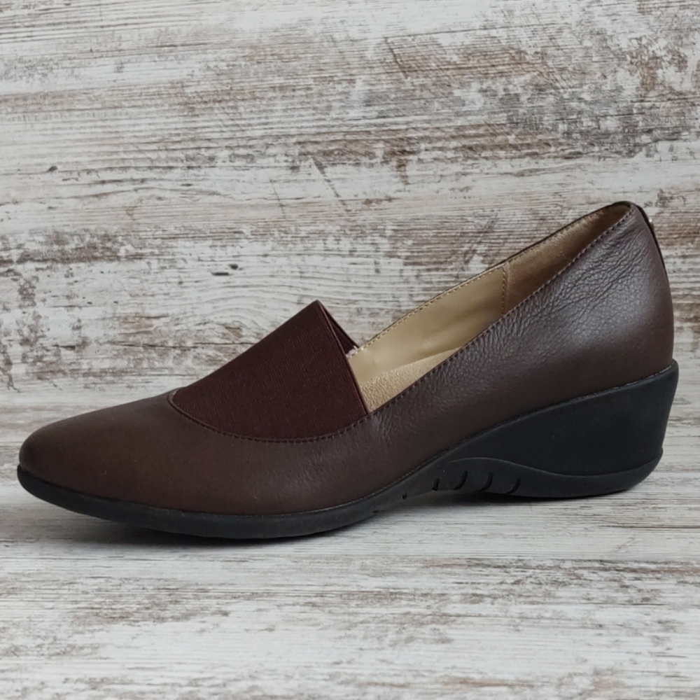 NIB Hush Puppies Brown Leather Comfort Loafer